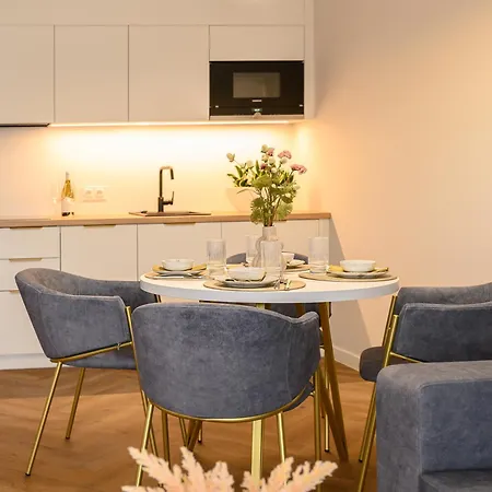 Park Apartment *